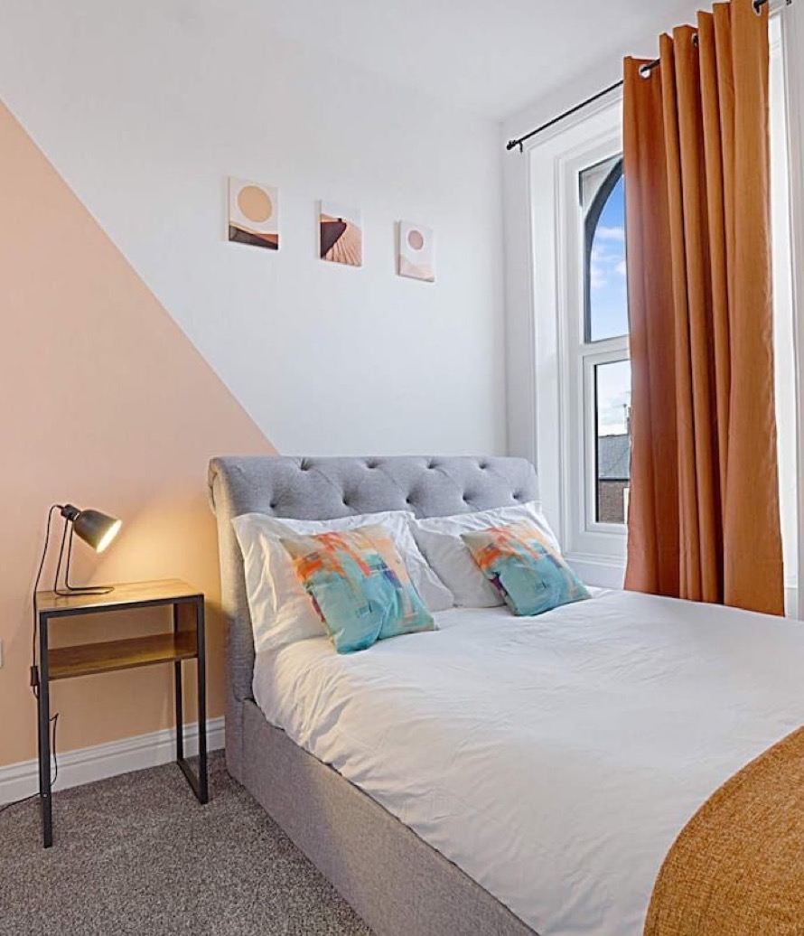 Bedroom in one of Kudusai's serviced accommodation properties in Sunderland